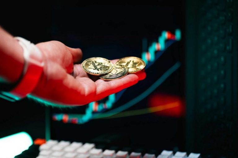 Crypto Market Update: Crypto Market Rebounds After US$20B Liquidation Shock